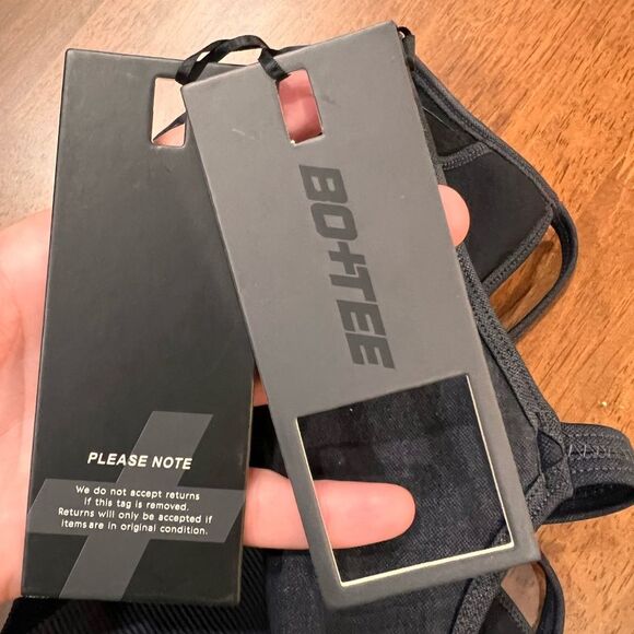 Bo+Tee Oxygen Acid Wash Seamless Sports Bra in Black/Gray, Size XS NWT - Picture 6 of 9